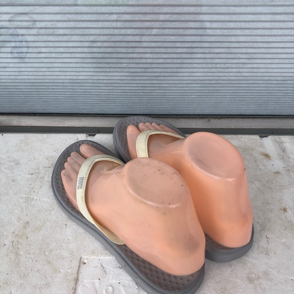 Nike Womens Cream and Gray Flip Flops sandals Size W6 - Picture 8 of 14